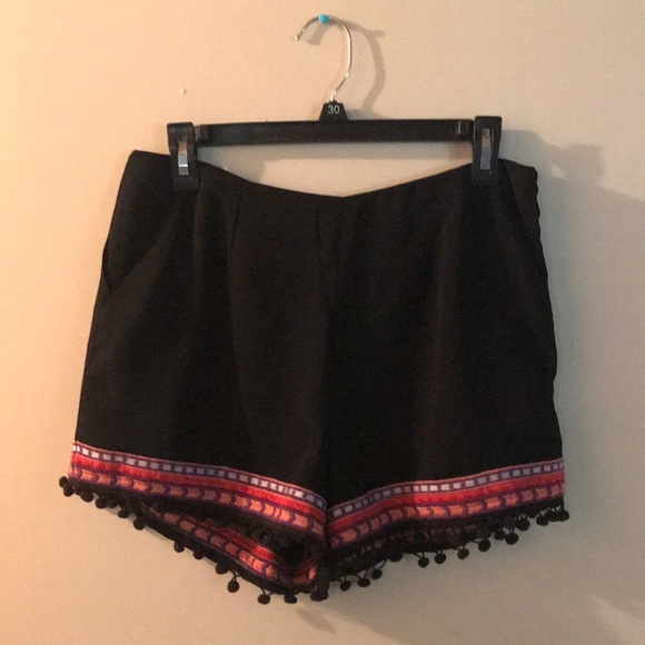 pom pom shorts forever 21